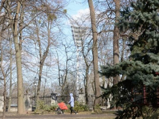 Спека під кінець березня та&nbsp;похолодання на&nbsp;початку квітня: яку погоду синоптики обіцяють українцям найближчими днями
