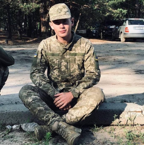 «Всі мають знати, що дитина у 18 років воювала в той час, коли чоловіки, яким 40 років, тікають»: на Донеччині обірвалось життя бійця з Київщини