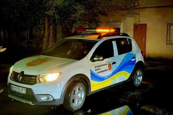 Из-за атаки "шахедов" ночью в Одессе пострадали девять человек и 14 квартир (фото, видео)