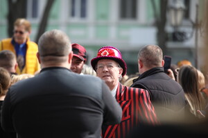 Клоуны в Одессе напомнили про Юморину 
