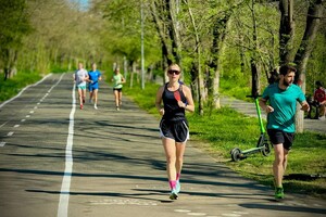 На Трассе здоровья появился специальный шкаф для вещей спортсменов, но самокатчиков выгнали 