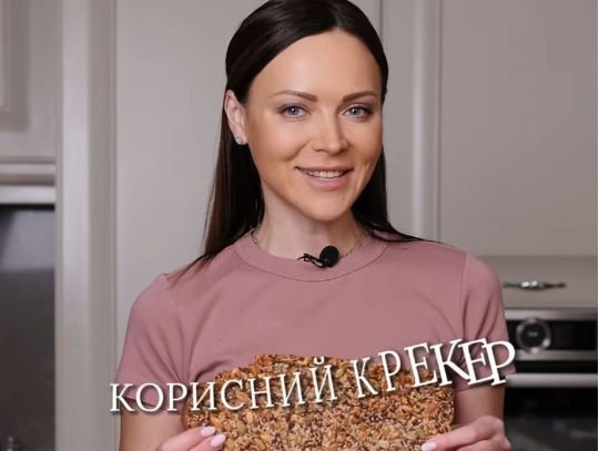 Чудовий перекус в дорогу чи в школу: мама 4-х дітей, суперфіналістка «Майстер Шеф» порадила рецепт корисного крекера