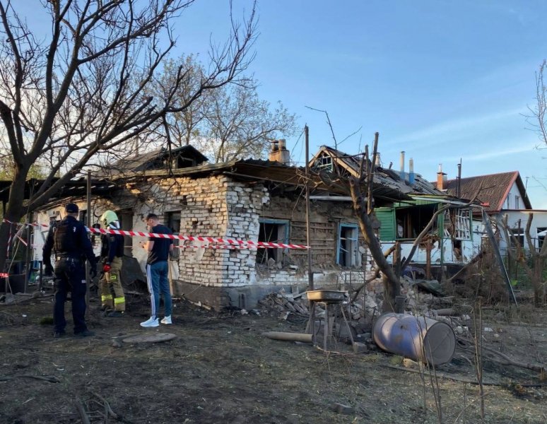 Десятки приватних будинків пошкоджено внаслідок падіння уламків ракети у Дніпрі (фото)