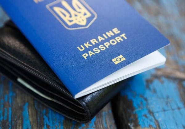 В МИД рассказали, прекращают ли консульства предоставление услуг мужчинам призывного возраста