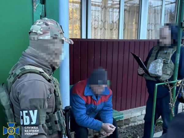 Готували ракетні удари по підрозділах Служби безпеки та ЗСУ: у Херсоні затримали російських інформаторів