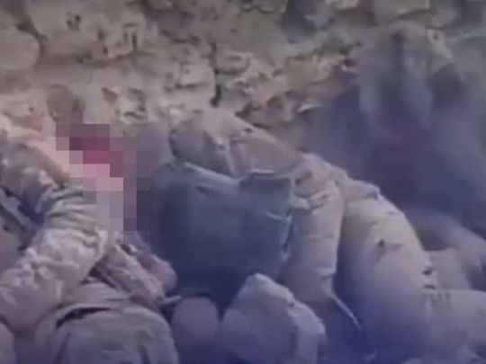 Окупанти оприлюднили відео розстрілу українських морпіхів, взятих у полон у Кринках (відео)
