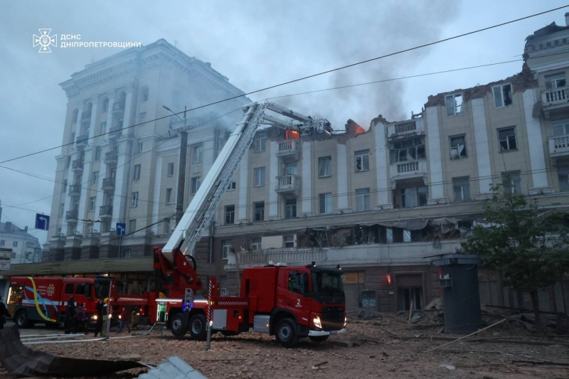 Шестеро людей стали жертвами нічного обстрілу Синельникове, — голова ОВА (фото, відео)