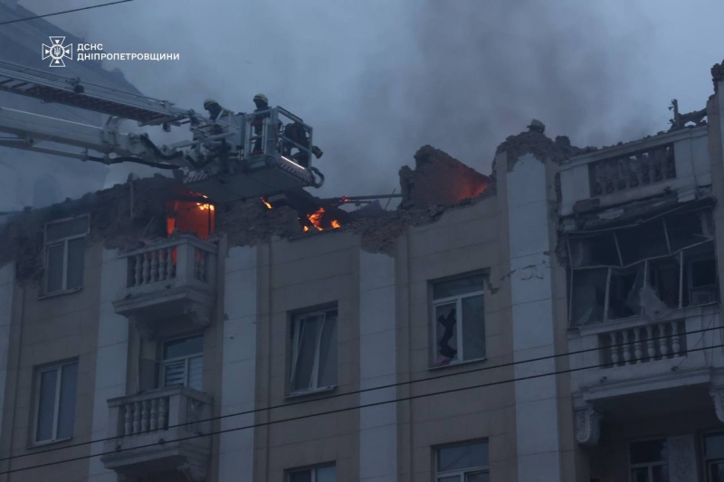 Шестеро людей стали жертвами нічного обстрілу Синельникове, — голова ОВА (фото, відео)