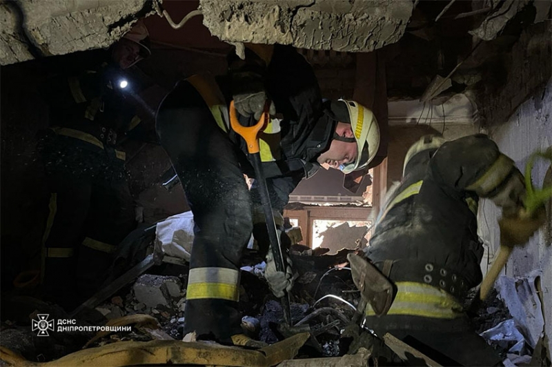 У Дніпрі з-під завалів дістали ще одну жертву, рятувальну операцію завершено