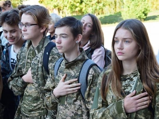 У Раді хочуть повернути в українські школи початкову військову підготовку