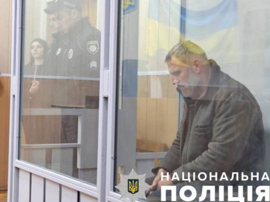 «Зброю вкрав син, щоб було»: у Вінниці підозрюваним у вбивстві поліцейського обрали запобіжний захід