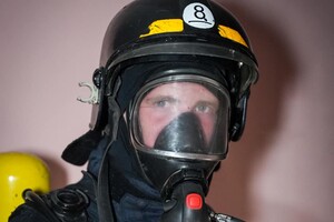 Пожар на Бугаевской тушили почти 30 спасателей: есть пострадавшая (фото, видео)