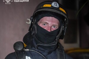 Пожар на Бугаевской тушили почти 30 спасателей: есть пострадавшая (фото, видео)