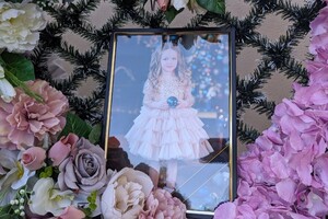 В Одессе состоялось прощание с четырехлетней Златой, погибшей от российского удара