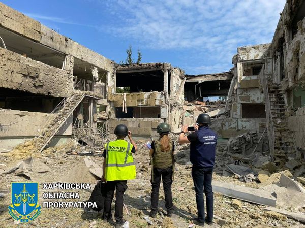 В Харкові пожежа в багатоповерхівці та АЗС після удару росіян