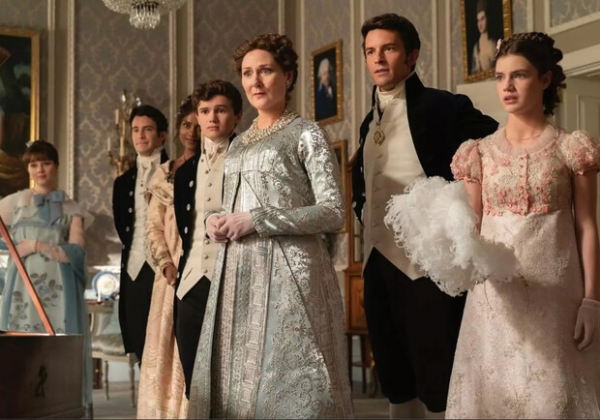 10 фильмов, которые должны понравиться фанатам сериала "Бриджертоны"