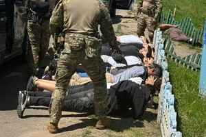 За 18,5 тысяч долларов: полицейский из Одесской области пытался переправить 47 уклонистов в ПМР