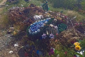 В Одесской области обнаружили незаконную свалку в карьере