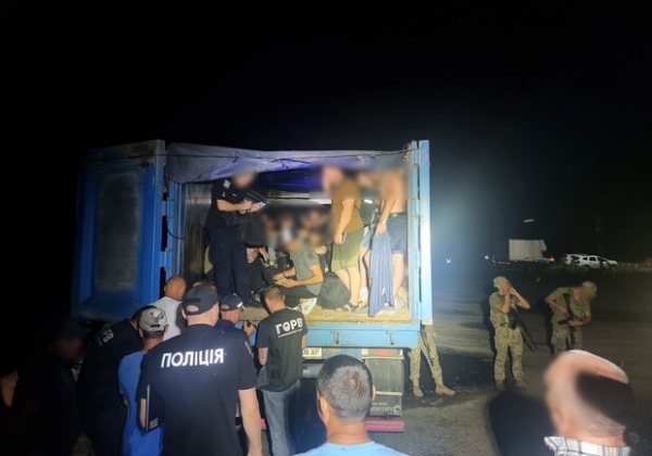 Хотел вывезти за границу более 40 уклонистов: в Одесской области избрали меру пресечения зерноперевозчику