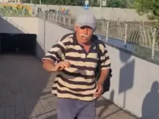 Ніхто не втрутився: у Києві любителі «руського міра» напали на дружину військової через українську мову (відео)