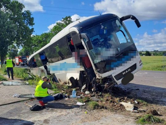 Понад десяток українців з дітьми постраждали внаслідок ДТП у Польщі