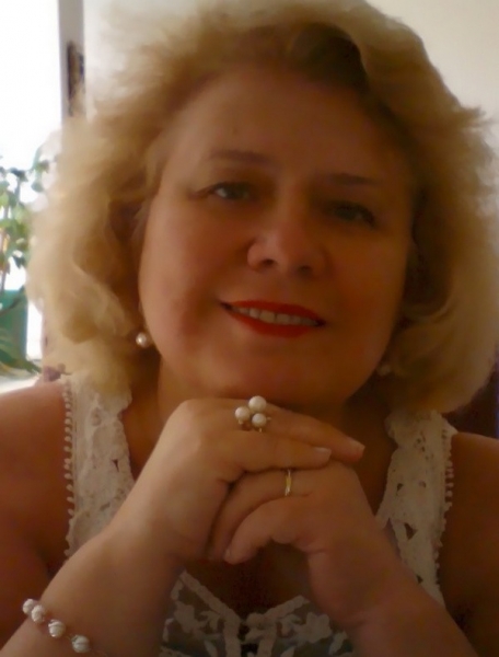 «Сервізи з фруктовим декором колекціонує чимало всесвітньо відомих людей», — дослідниця історії порцеляни Людмила Карпінська-Романюк