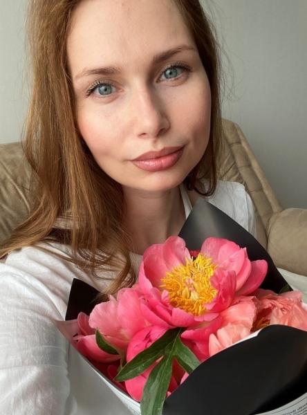 «Створивши свою першу красиву свічку-квітку, я плакала від щастя», — майстриня Юлія Бак
