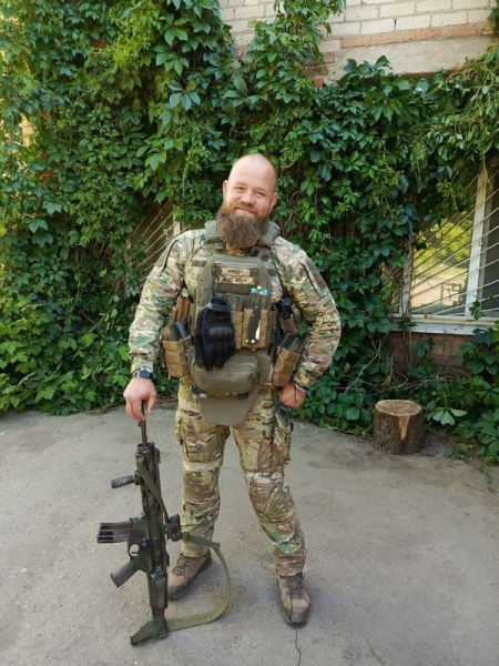 «Тут дійсно мужики з залізними яйцями», — головний сержант 118-ї окремої механізованої бригади, яка стоїть в Роботиному