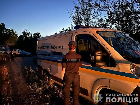 Уклала тіло доньки у валізу і залила бетоном у льоху: у Кривому Розі розкрили вбивство 10-річної дівчинки
