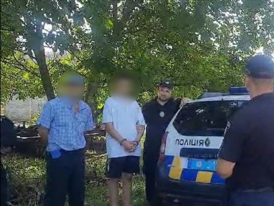 У селі Одеської області 15-річного підлітка зарізали за відмову «почастувати» сигаретою: місцеві жителі влаштували бунт (відео)