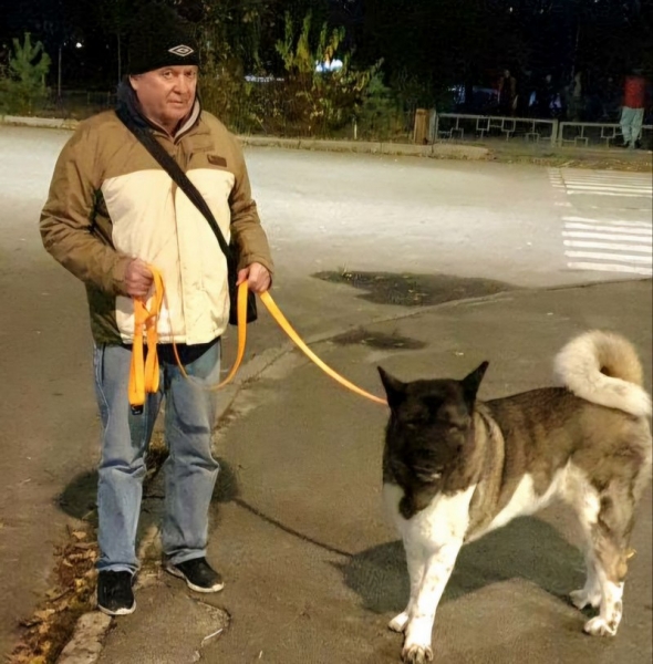 Вийшов на станції «Гідропарк» і зник: у Києві вже пів року розшукують людину (фото)