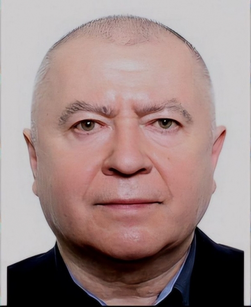 Вийшов на станції «Гідропарк» і зник: у Києві вже пів року розшукують людину (фото)