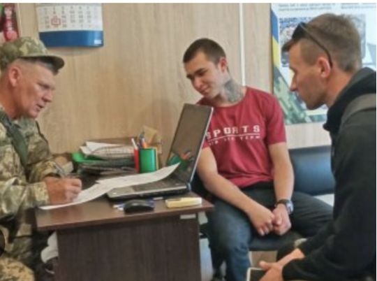 Вимоги постанови Кабміну ніхто не скасовував: чи потрібно при оновленні даних проходити ВЛК