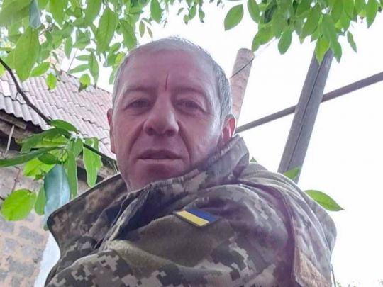 За місяць жінка поховала брата та чоловіка: у боях за Часів Яр загинув воїн з Вінниччини
