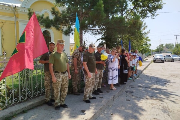 Более двух лет в плену: в Одесскую область вернулись четверо защитников Змеиного