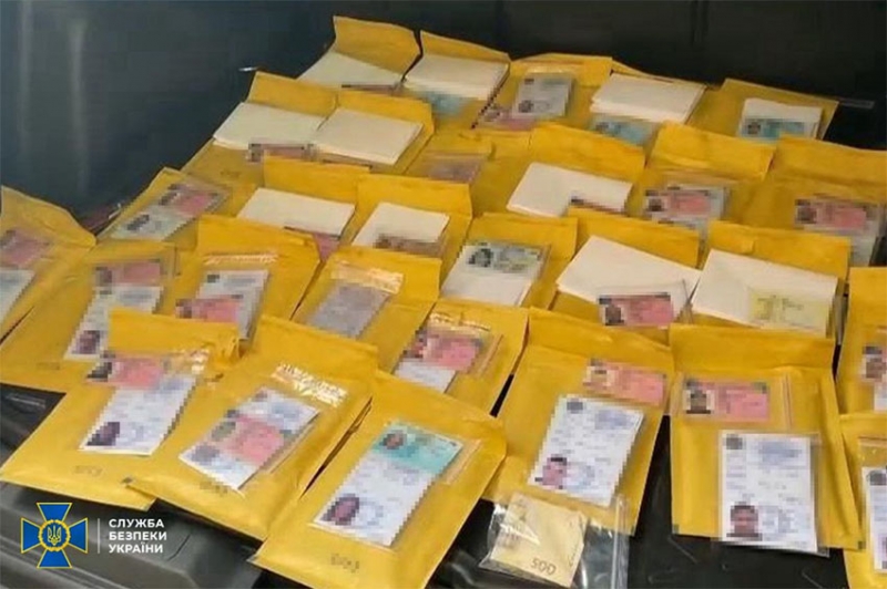 Готували підпали торгових центрів в країнах Євросоюзу: СБУ знешкодила агентурну групу росіян