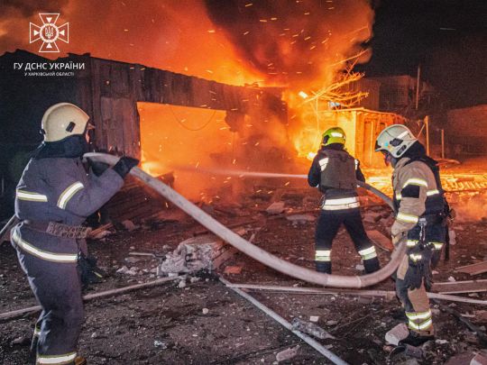Найстрашніше для рятувальників: на Харківщині вогнеборець приїхав на виклик у власний дім, де загинула його дружина