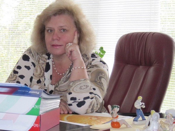 «Парижани у парасольках зберігали гаманці», — колекціонерка фарфору Людмила Карпінська-Романюк