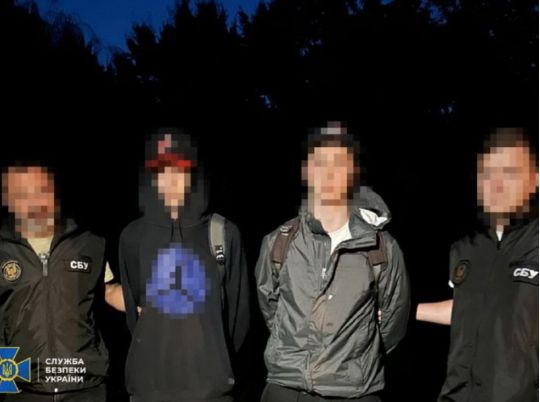 Підпалювали авто українських військових: СБУ затримала у Львові поплічників фсб