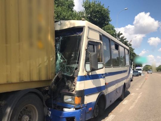 Понад 10 людей постраждали внаслідок ДТП за участю автобуса в Одесі