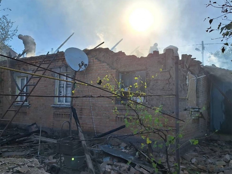 Терористи продовжують обстріли Дніпропетровщини: вбито двох людей, пошкоджено будинки