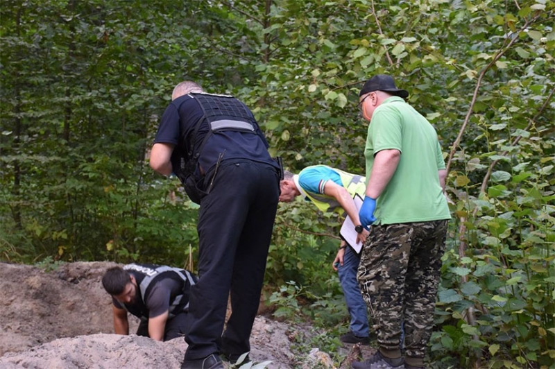«Вибили» крипту і задушили: в Києві сталося зухвале вбивство