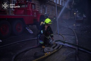 Во время ракетного удара в Одессе снова загорелся дом на Софиевской: подробности