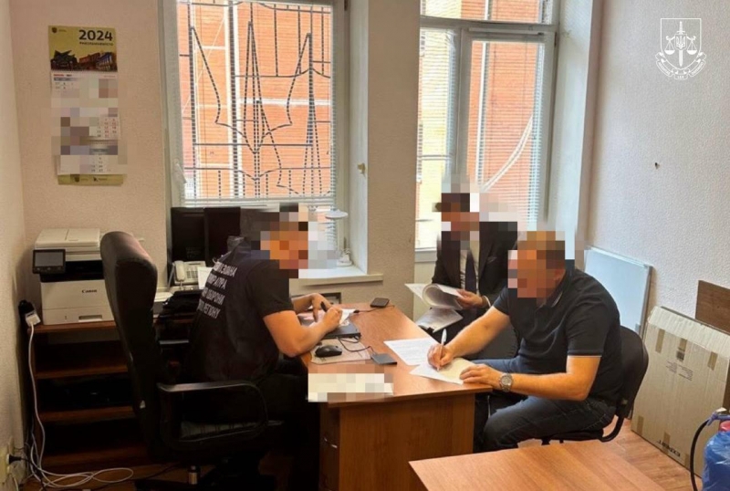 Близько 30 чиновників затримано у справі про розкрадання 1,5 млрд гривень, виділених на оборону (фото)