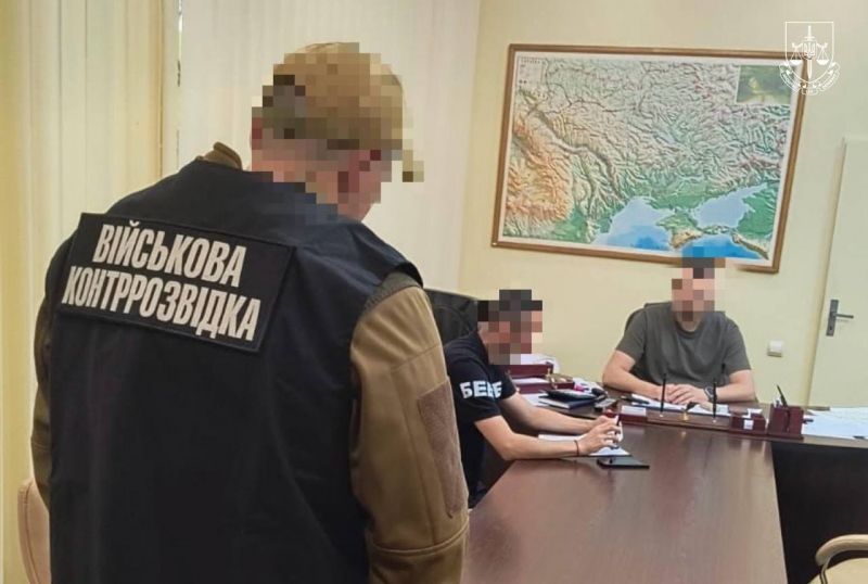 Близько 30 чиновників затримано у справі про розкрадання 1,5 млрд гривень, виділених на оборону (фото)