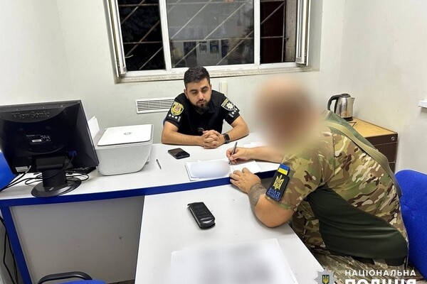 В Одессе мужчина, к которому подошли с ТЦК, угрожал пистолетом военнослужащим