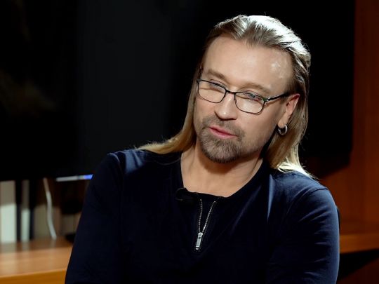 «Ховався під пледом між сидіннями»: експродюсер Олега Винника розповів, як артист тікав з України