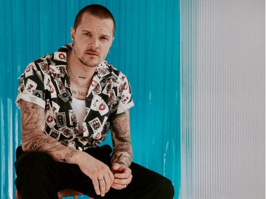 «Лишаючись наодинці, я запивав все алкоголем»: відомий музикант зізнався у важкій депресії