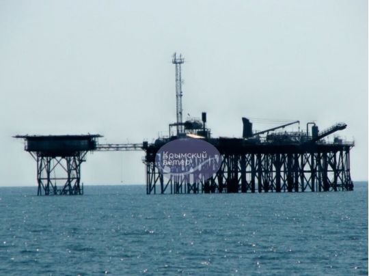 Розчистили море від російського непотребу: ЗСУ знищили газову вежу з військовими росії