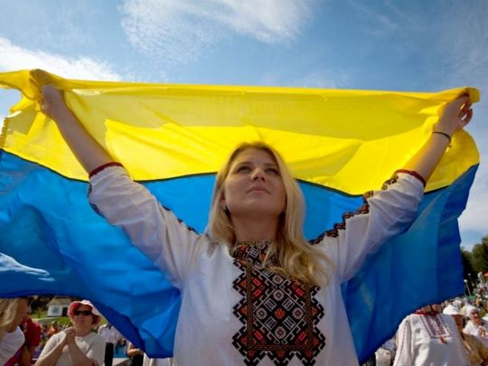 Вдягають національний одяг, копають картоплю, смажать шашлики, але хочуть спільних заходів, щоби відчути єднання: як українці відзначають День Незалежності